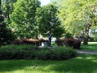 Rokov perivoj  Rokov perivoj nalazi se u samom centru grada. Od Trga bana Jelačića dijeli ga tek jedna tramvajska stanica. Nalazi se iznad Ilice, sa zapadne strane mu je Britanac, a s istočne Dežmanov prolaz, dok ga sa sjeverne zatvara Nazorova ulica.